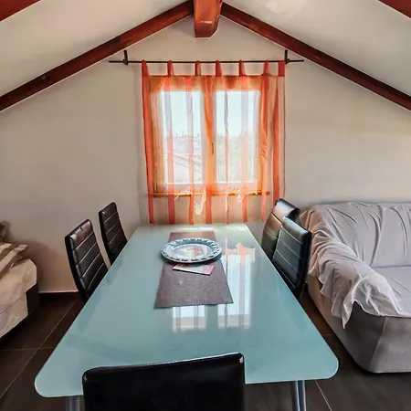 Appartamento For 2 Adults And 2-3 Kids